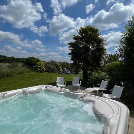 ヴィラ Closerie 3 Etoiles La Poire A Loup, Domaine Avec Piscine Vaulandry