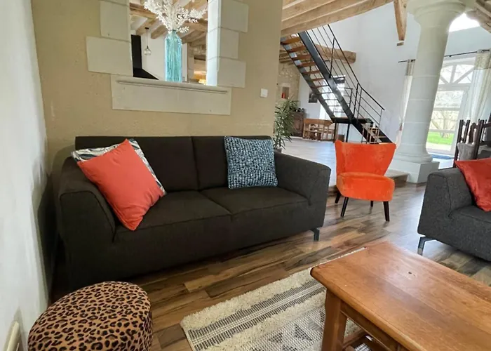 Closerie 3 Etoiles La Poire A Loup, Domaine Avec Piscine *