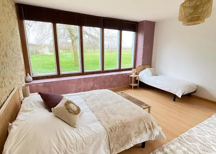 Closerie 3 Etoiles La Poire A Loup, Domaine Avec Piscine 빌라